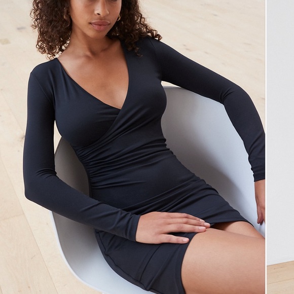 Aritzia Dresses & Skirts - Aritzia Passion Dress